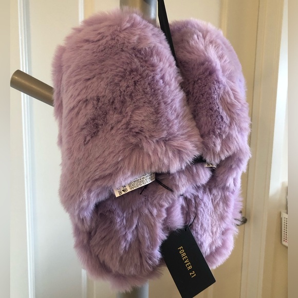 Forever 21 Plush Home Slippers Lavender Size L Soft Faux Fur New - Picture 1 of 12